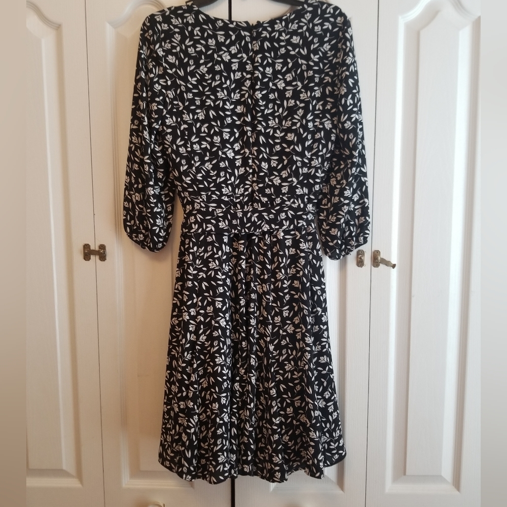 Dress - Picture 2 of 4